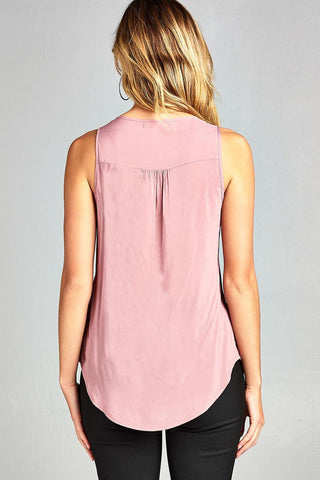 Ladies fashion woven tank top w/ front double pockets & button detail