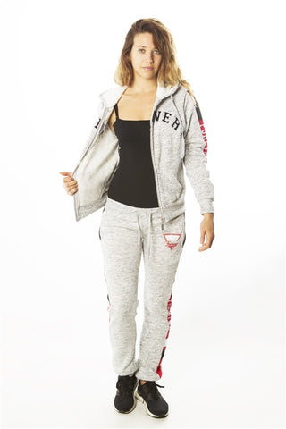Ladies fashion 2 pc fleece sets w/ 2 front pockets, fur line hood & applique