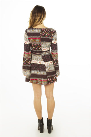 Ladies fashion deep v neck casual floral print mini dress, zip up, flare sleeve - merchandiserus2