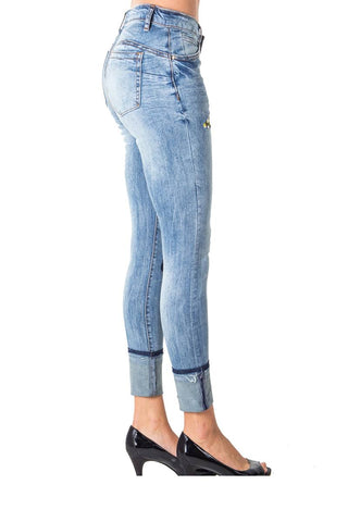 Ladies fashion denim capri with patches and pocket embroidered