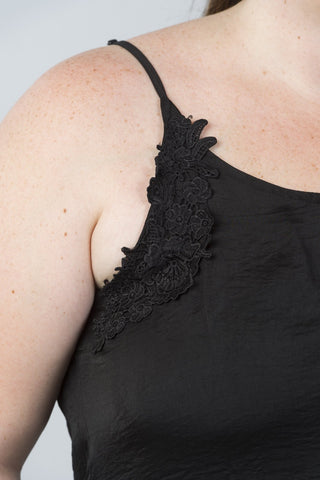 Ladies fashion plus size floral crochet hi-low top