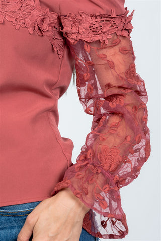 Ladies fashion v-wire off the shoulder floral applique top