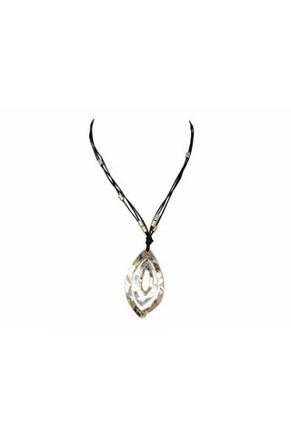 Pointed oval pendant necklace