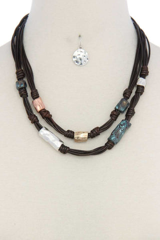Leather hammered metal short necklace