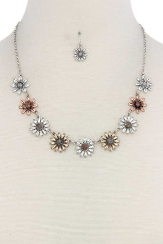 Metal flower short necklace