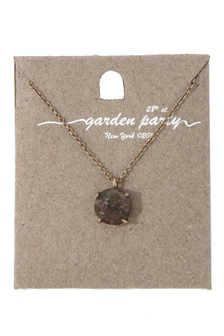 Circle shape pendant necklace