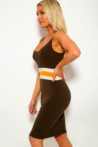 Solid, Color Block Contrast, Sleeveless, Round Neckline, Stripe Detail, And Stretchy. Followed By Fitted Wear